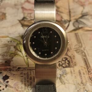 Vintage Watches NY&Co Round Quartz Minimalist Watch Black Dial Silver Band